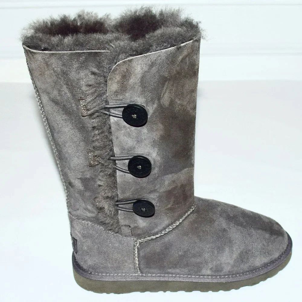 UGG Like New! Bailey Button Triplet Grey Sheepskin Boots - Size 5